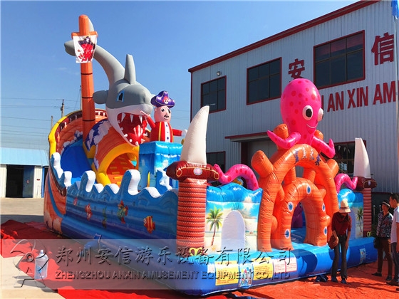充氣城堡滑梯