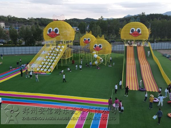 狂歡鴨主題樂園