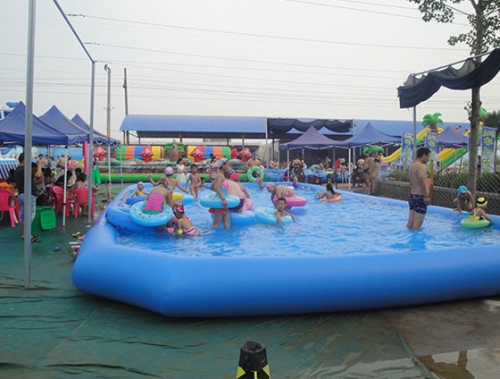 充氣游泳池
